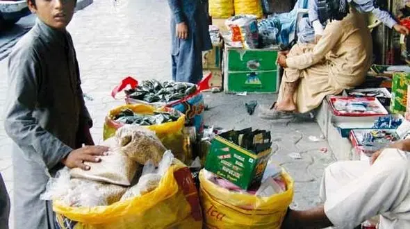 نقش خون بر متر به متر کوچه های سیستان و بلوچستان! / کودکان مصرف کنندگان ثابت مخدر "گوتکا" + عکس