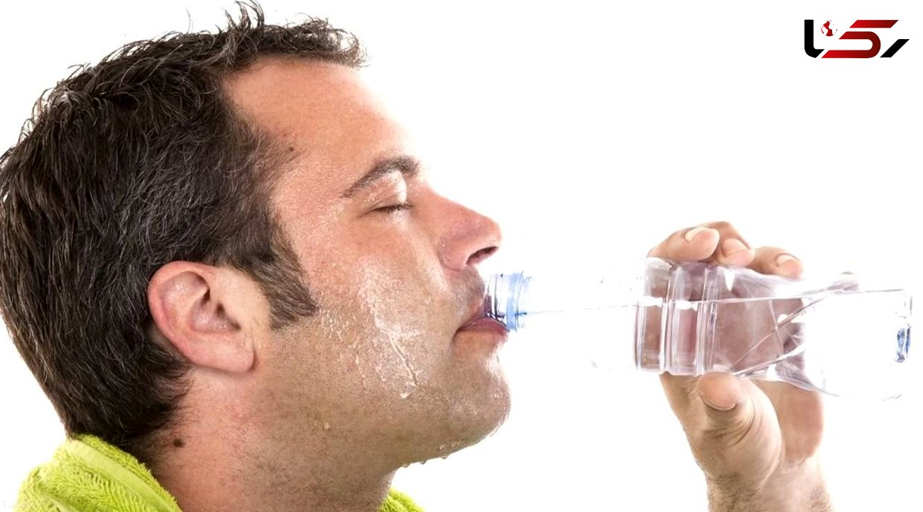 نوشیدن آب گرم به سلامت سیستم گوارش کمک می کند