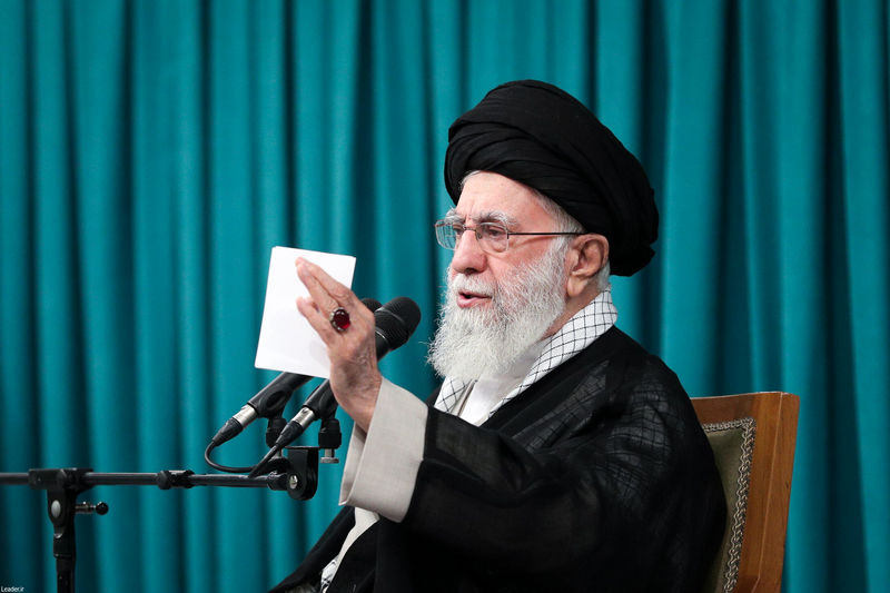 دیدار نمایندگان مجلس شورای اسلامی با رهبر انقلاب حضرت آیت الله خامنه ای -چهارشنبه ۲۱ خرداد ۱۴۰۴