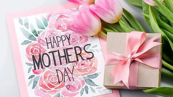 هدیه روز مادر برای مادران 70 ساله چه بخریم؟