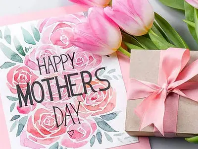 هدیه روز مادر برای مادران 70 ساله چه بخریم؟