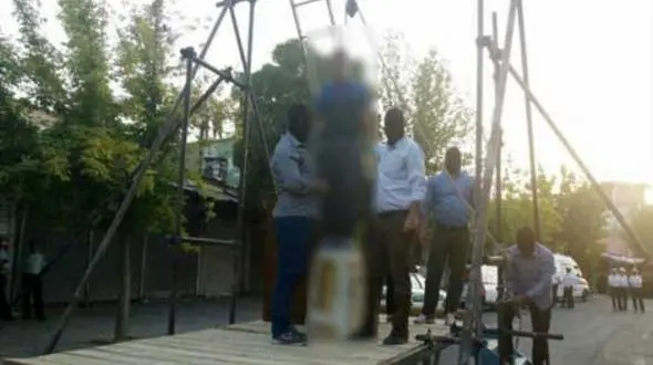 خواستگار آدمکش در ملا عام اعدام شد / در اسلام آباد غرب رخ داد + عکس 