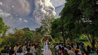 جشن عروسی زیر فوران وحشتناک آتشفشان +عکس