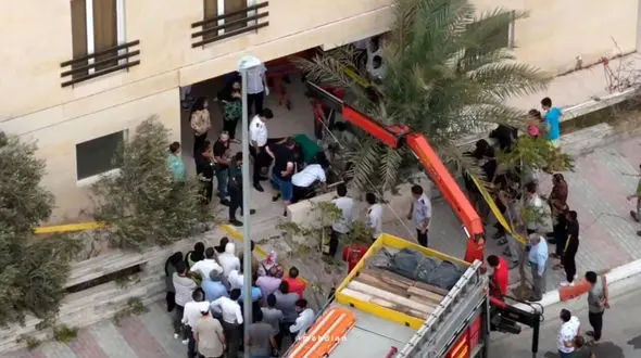 زمین کیش دهان باز کرد و بچه ای را بلعید + فیلم