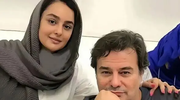 رونمایی میترا ابراهیمی همسر پیمان قاسم خانی از دختر مو فرفری بلوندش / به فرفری هایت ای جان گرفتارم 