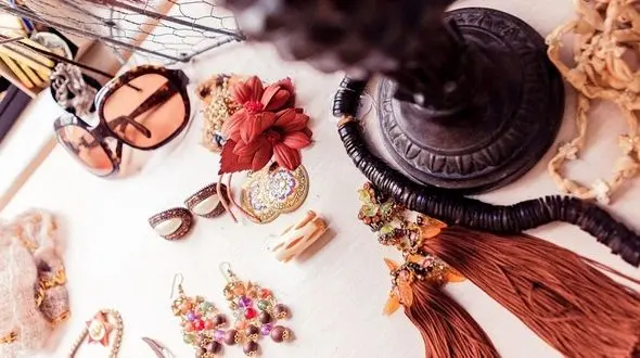 این اکسسوری ها سن زنان را بالا می برد