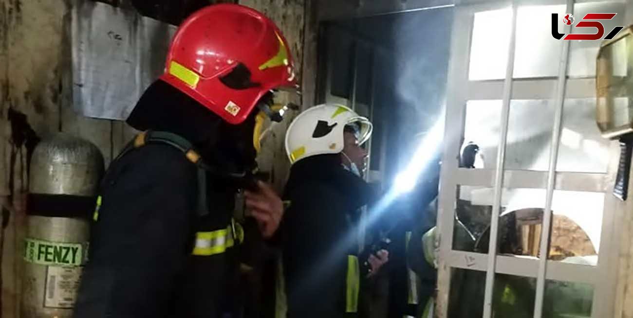 عملیات ویژه آتش نشانان در آتش سوزی هولناک انبار لوازم  الکتریکی شیراز