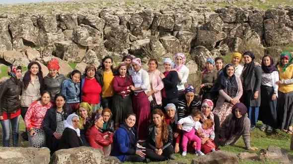 روستایی که تنها زنان حق سکونت در آن را دارند +عکس