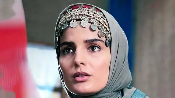 تیپ و چهره تازه و جذاب بازیگر نقش «سوجان» خارج سریال /  خانم بازیگر واقعا 26 سالشه ؟!