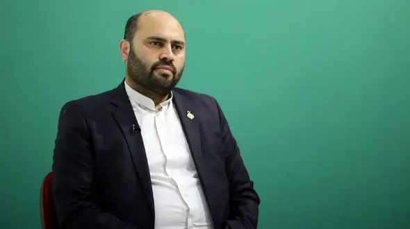 شهرداری تهران از زندانیان «رای باز» و معتادان درمان یافته برای نظافت شهر استفاده می کند / 1000 پاکبان جدید در شهرداری تهران جذب می شوند 