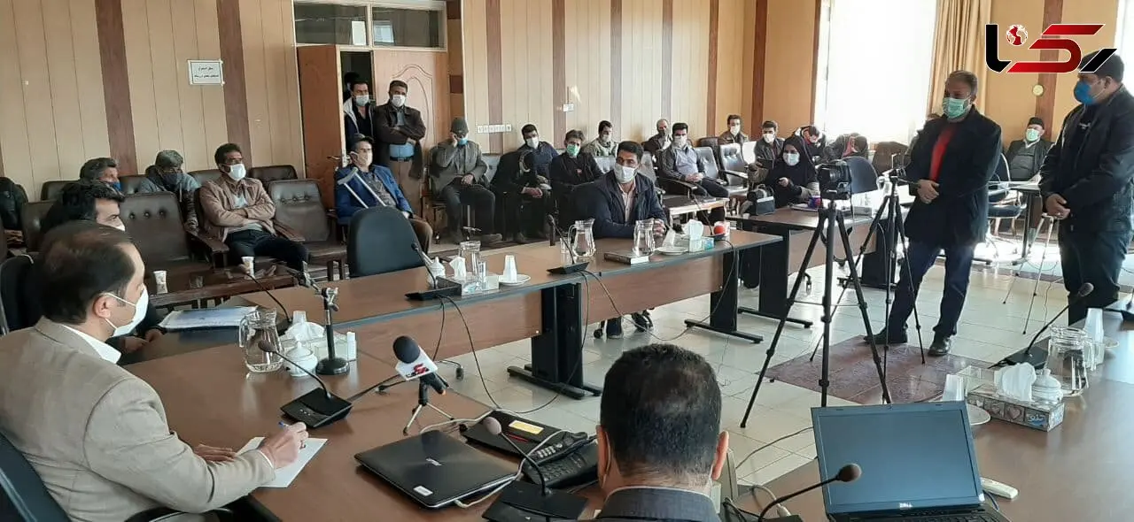 تجمع دامداران گلپایگانی مقابل فرمانداری /آنها به کمبود نهاده های دامی اعتراض داشتند