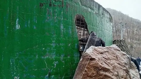 رانش زمین و سقوط سنگ در مجاورت تصفیه‌خانه آب بهارستان/ مشکلی برای آبرسانی ایجاد نشده است