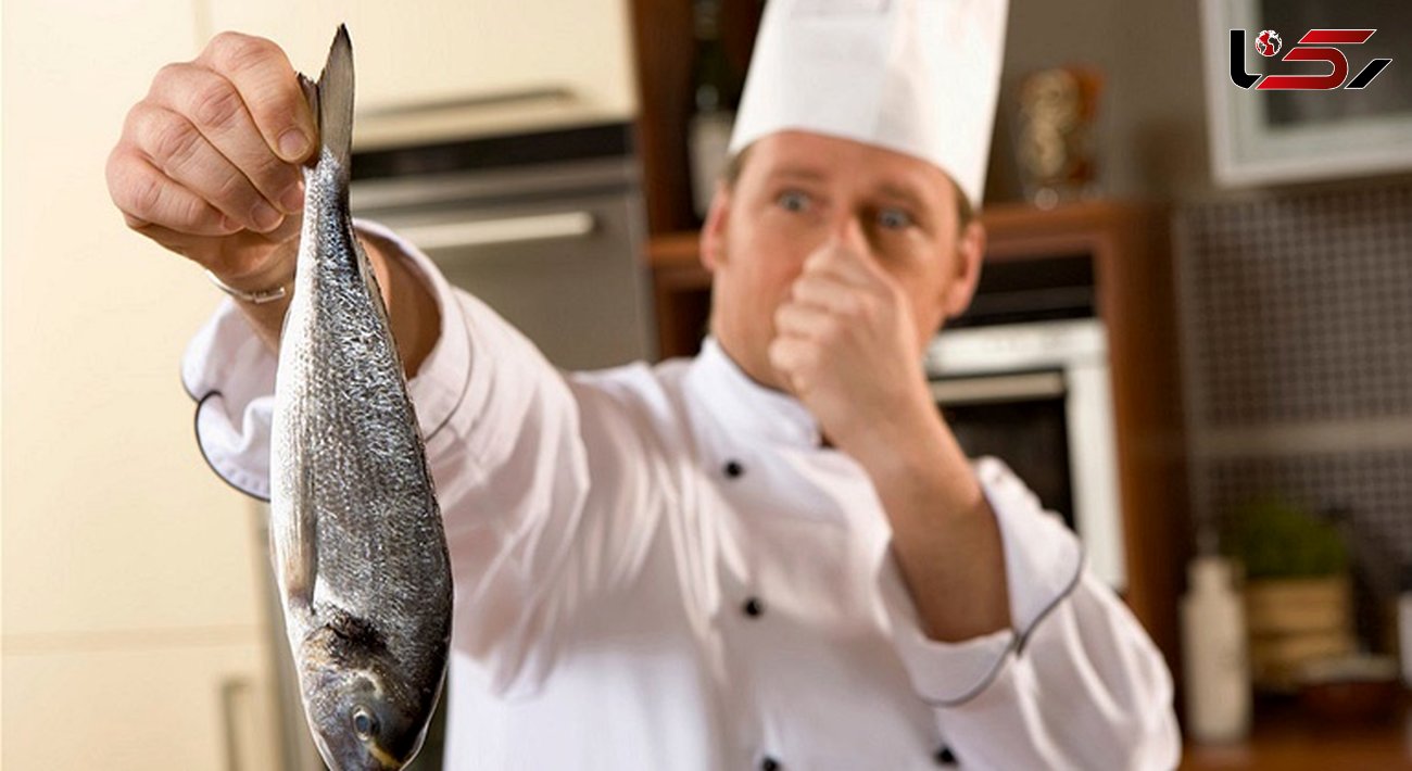 ترفندهای از بین بردن بوی ماهی در خانه