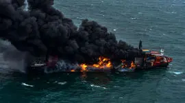 فیلم آتش سوزی پول مردم آمریکا / پیرمرد آمریکایی پیک موتوری است