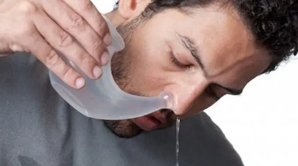 شستشوی بینی با آب نمک: درمان خانگی یا اشتباهی رایج؟