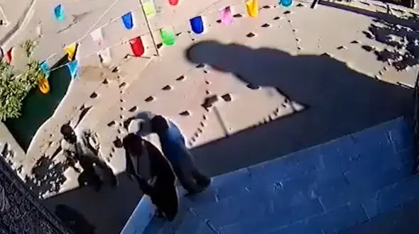 حمله خونین مرد جوان به امام جماعت یک مسجد در مشهد + عکس