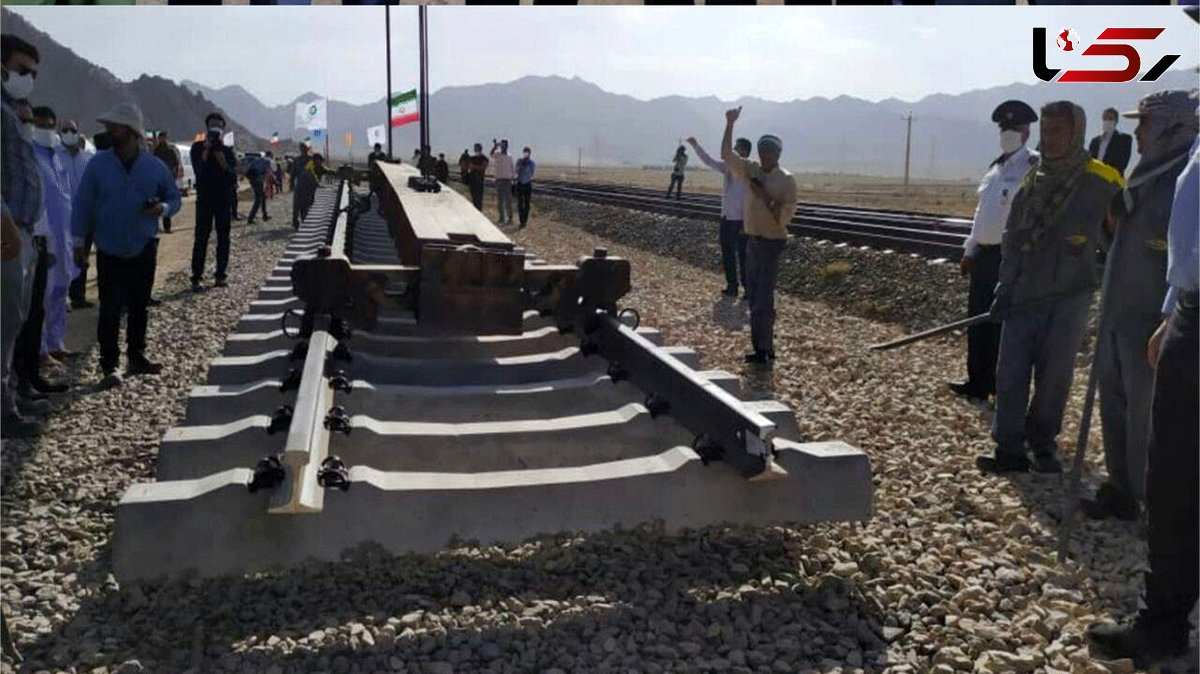 Track-laying of Chabahar-Zahedan railway begins 