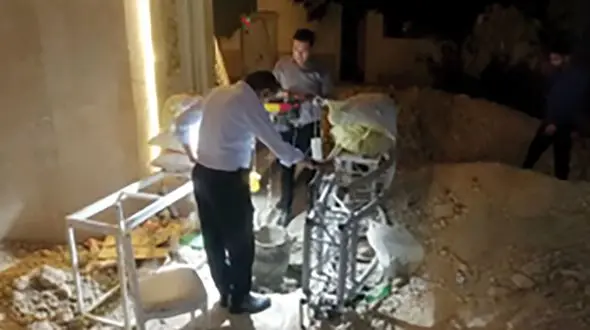 تونل های زیرزمینی در زیر باغ تالار برای رسیدن به گنج تاریخی / 15 مرد شب ها تونل می کندند + عکس