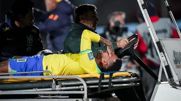 پیام کوتاه و احساسی نیمار‌ پس از عمل جراحی +عکس