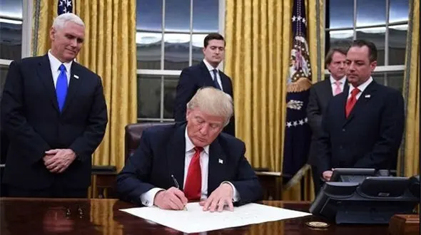 تبریک ترامپ به رئیس جمهور جدید فرانسه