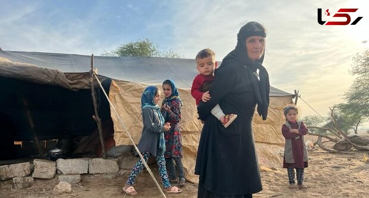 فیلم عبور مادر بختیاری از جاده صعب العبور برای رساندن کودک به درمانگاه/ تمام  مسیر گهواره بر دوش دارد