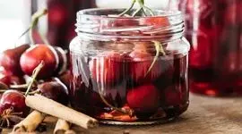 طرز تهیه ترشی آلبالو خانگی؛ آموزش 4 روش خوشمزه برای تهیه ترشی خوشرنگ و ملس