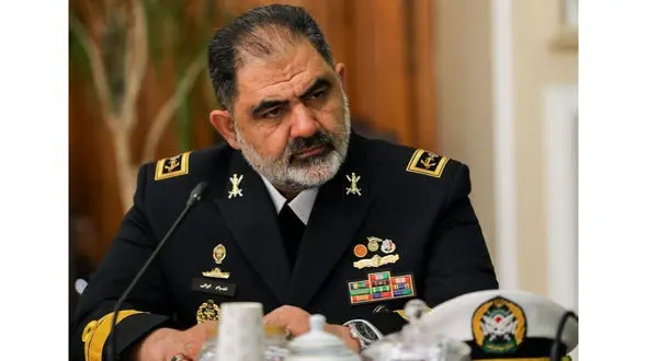 نیروی دریایی ارتش هیئتی علمی- پژوهشی به قطب جنوب اعزام می کند 