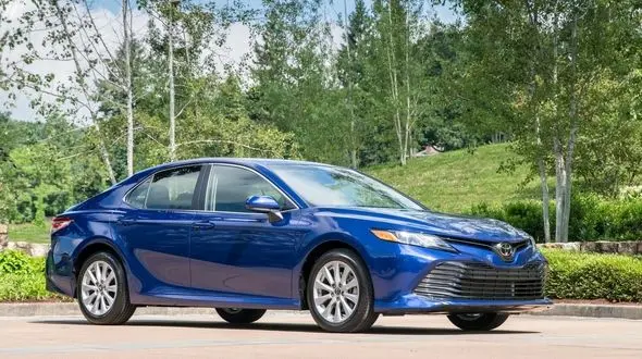 تویوتا کمری پرفروش‌ترین و کیا اپتیما کم فروش های بازار آمریکا 