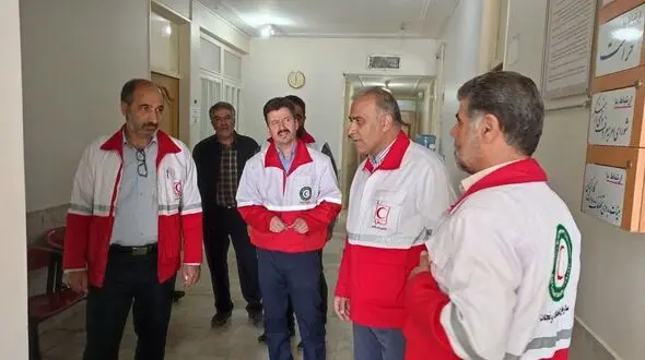 امدادگر داوطلب هلال احمر، کیف طلا و پول را به صاحبش برگرداند