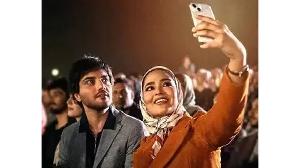فیلم/ عاشقانه های زیبای سینا مهراد و ستایش رجایی نیا در سریال جنجالی این روزها/ صدای بهشتی محسن چاوشی دل آدمو خون میکنه