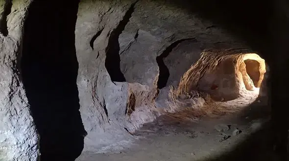 کشف دومین شهر زیرزمینی در استان اصفهان +تصاویر