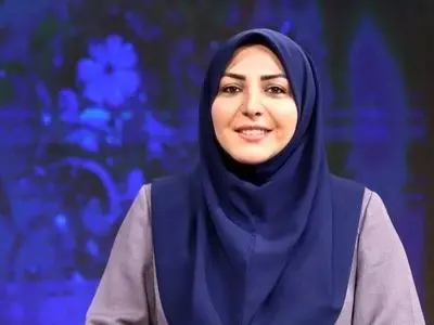 مدل های مانتوی مزونی شیک و سنگین و رنگین المیرا شریفی مقدم در ویژه برنامه یلدایی تلویزیون / مجری محبوب تلویزیون، نماد بانوان باوقار ایرانی