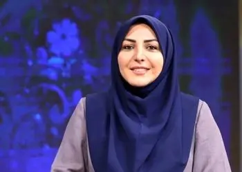 مدل های مانتوی مزونی شیک و سنگین و رنگین المیرا شریفی مقدم در ویژه برنامه یلدایی تلویزیون / مجری محبوب تلویزیون، نماد بانوان باوقار ایرانی