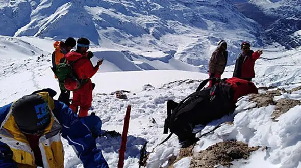  انتقال 2 محموله بقایای پیکرهای جانباختگان پرواز 3704 به پزشکی قانونی یاسوج 