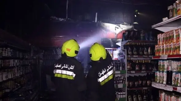 فروشگاه زنجیره‌ای مواد غذایی در اصفهان سوخت+فیلم