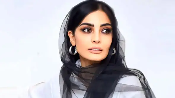 تصویری از صحرا اسدالهی در شب یلدا