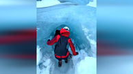 پنهان شدن غارهای یخی در یخچال های قطبی + فیلم