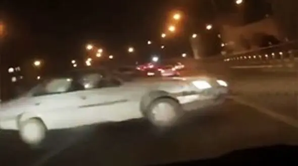 فیلم  لحظه به لحظه اقدام دیوانه وار راننده دراتوبان باقری تهران