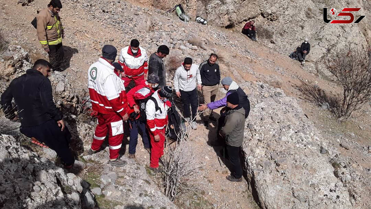 سقوط مرگ 2  زن و مرد که به تنهایی در کوه بودند / در شیراز رخ داد