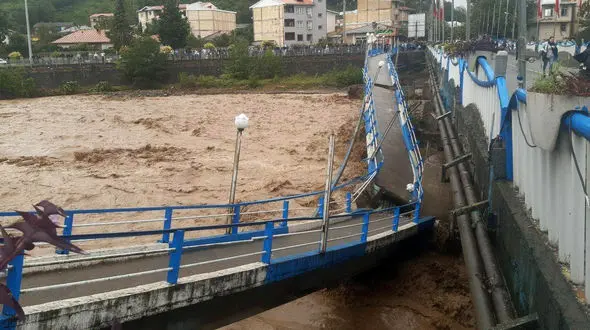 سیل جان پیرمرد 75 ساله را در تالش گرفت