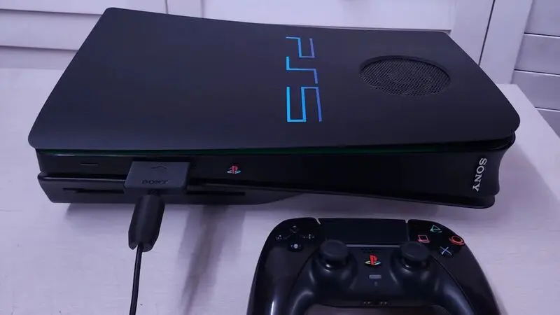 کنسول پلیاستیشن ۵ با ظاهر PS2