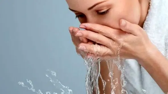 رابطه آکنه و جوش با شستشوی صورت