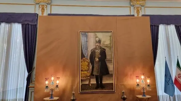 رونمایی از تابلوی دیده نشده نفیس ناصرالدین شاه !  با داستانی عجیب از جاماندن در انبار تا قیمت نجومی اش ! + فیلم