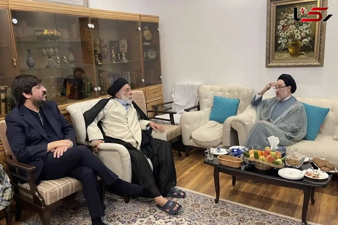 دیدار سید محمد خاتمی با هادی خامنه‌ای + عکس