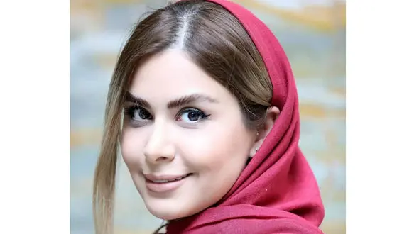 تیپ لاکچری نجمه جودکی با کفش های پاشنه بلند / خانم بازیگر دل همه را برد