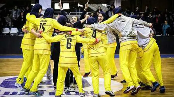 مشکل  هواپیمای اعضای تیم بسکتبال بانوان چه بود؟ / آنها به خانه برگشتند