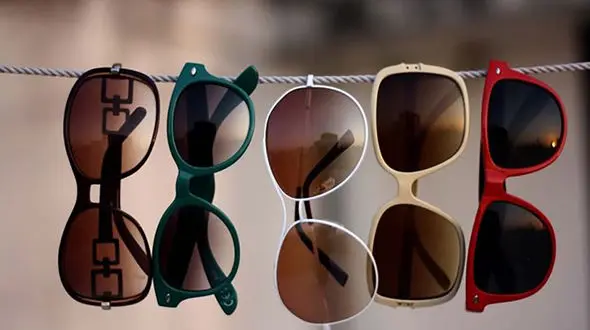 زدن عینک آفتابی در چه ساعت هایی الزامی است؟