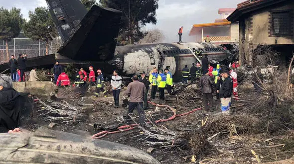 گفتگو با خانم دکتری که صاحب ویلای انتهای باند مرگ هواپیمای ارتش بودند + فیلم و عکس