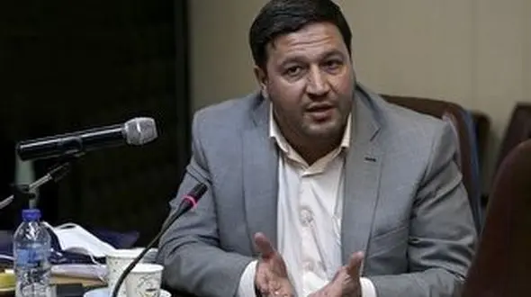 محمد رشیدی: حق منطقه جنگی بازنشستگان و نیروهای نظامی و انتظامی را پرداخت کنید/ کرمانشاه در رأس بیکاری است پالایشگاه آناهیتا را تعیین و تکلیف کنید