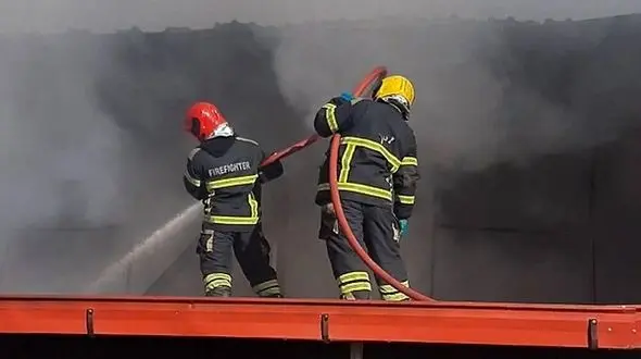 جزییات آتش‌سوزی در کارخانه تولید اسپری شهرک عالی نسب + فیلم